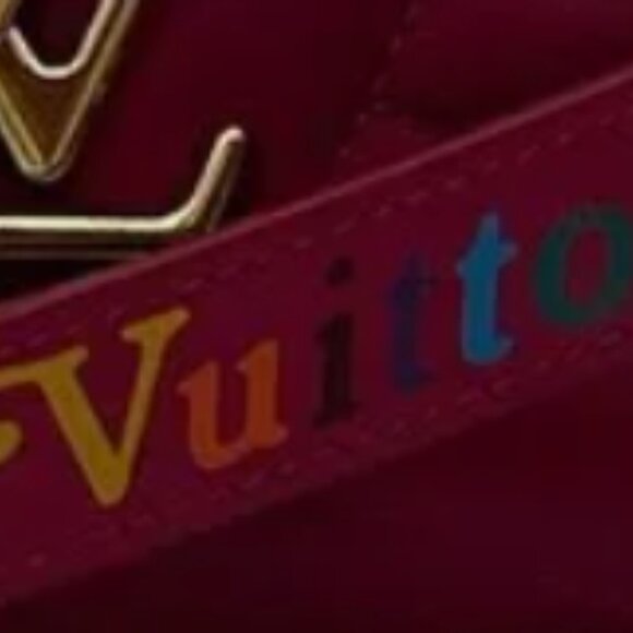 Louis Vuitton Fuchsia Quilted Clutch - Picture 4 of 4